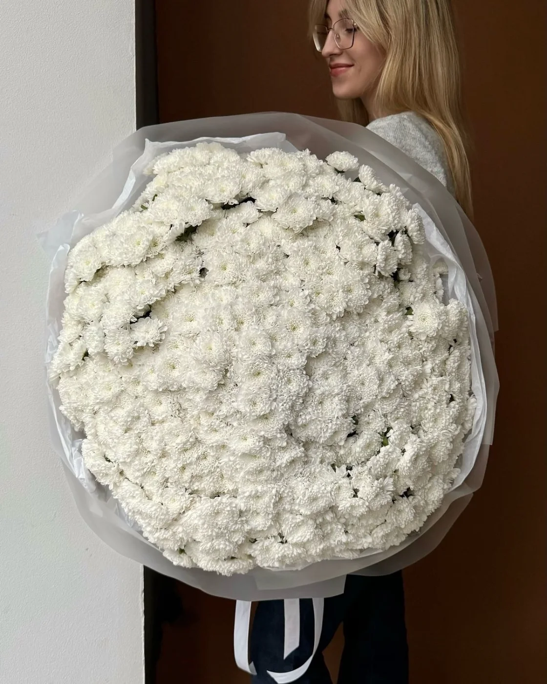 Букет из 101 кустовой хризантемы  — 