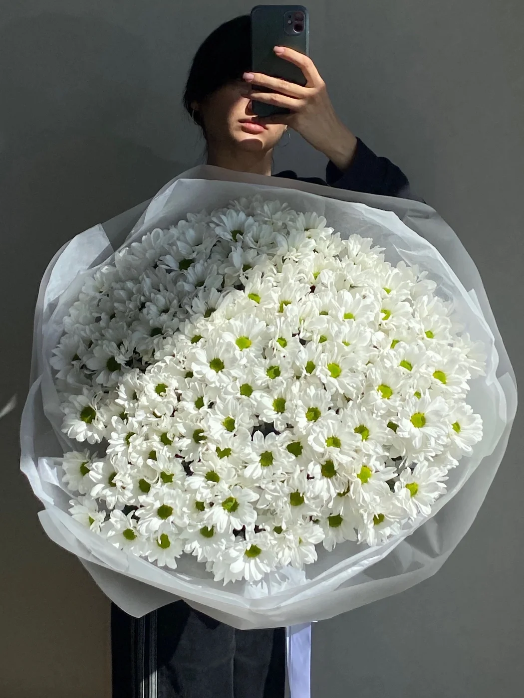 Букет из 25 кустовых хризантем  — букет Эндорфин