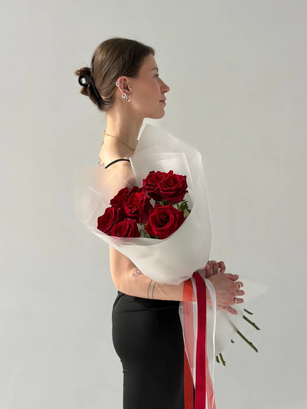 Букет из 7 красных роз Red Naomi 60 см  — 